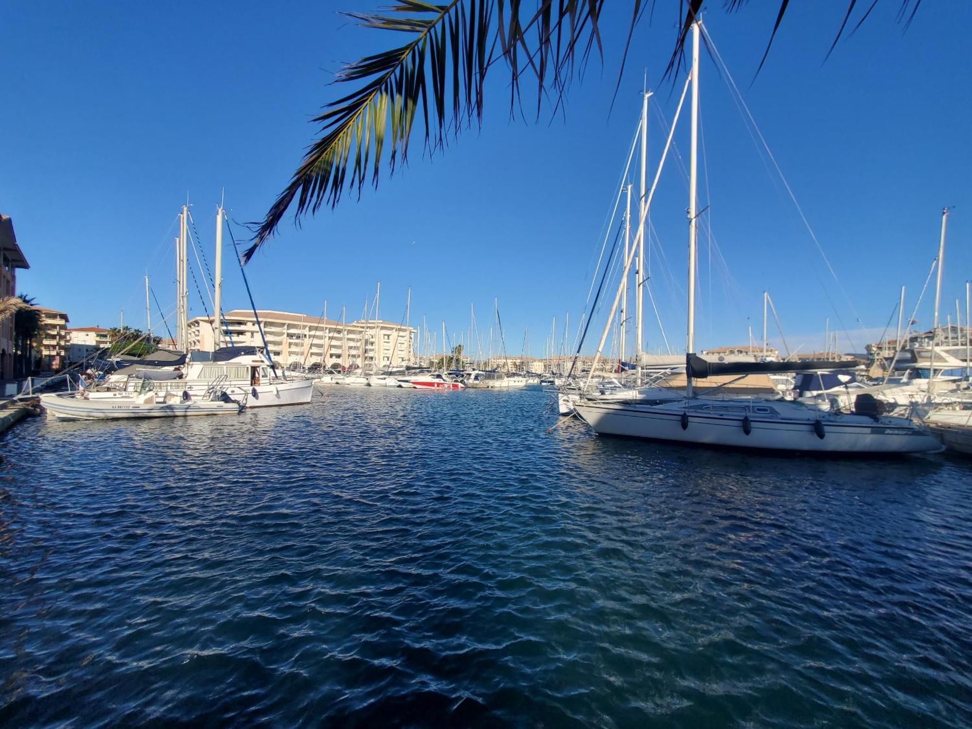 Residence Cap Hermes, Incroyable Vue Sur Le Port, Fréjus Exterior photo